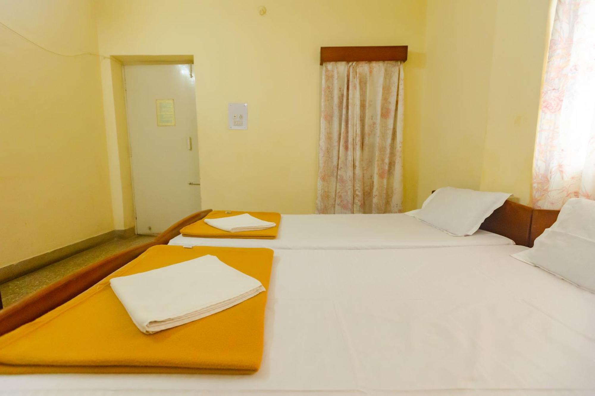 Sri Ramakrishna Hotel Bangalore Eksteriør bilde