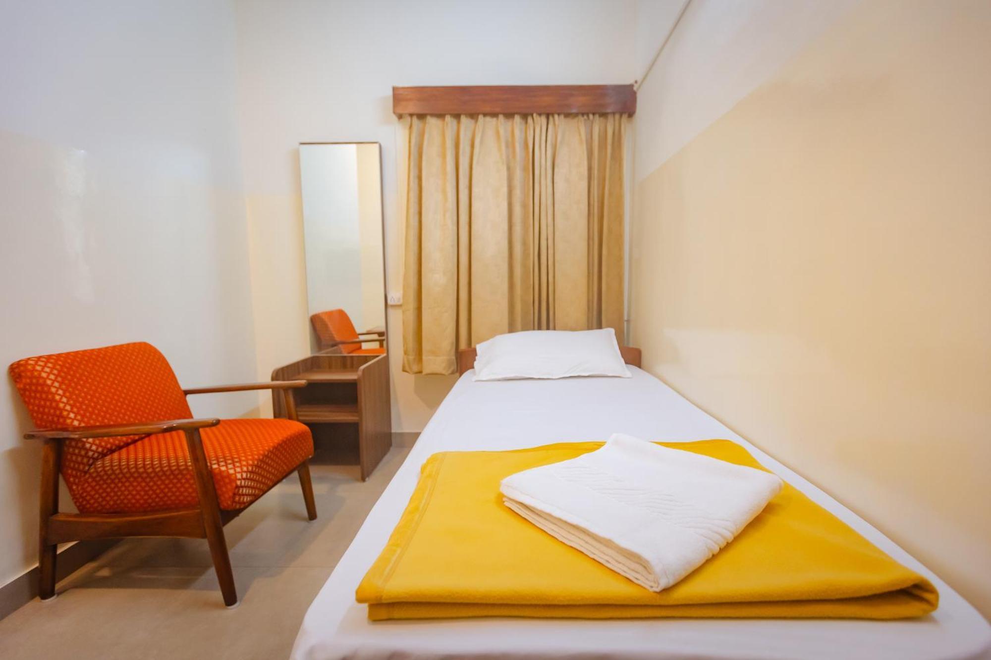 Sri Ramakrishna Hotel Bangalore Eksteriør bilde