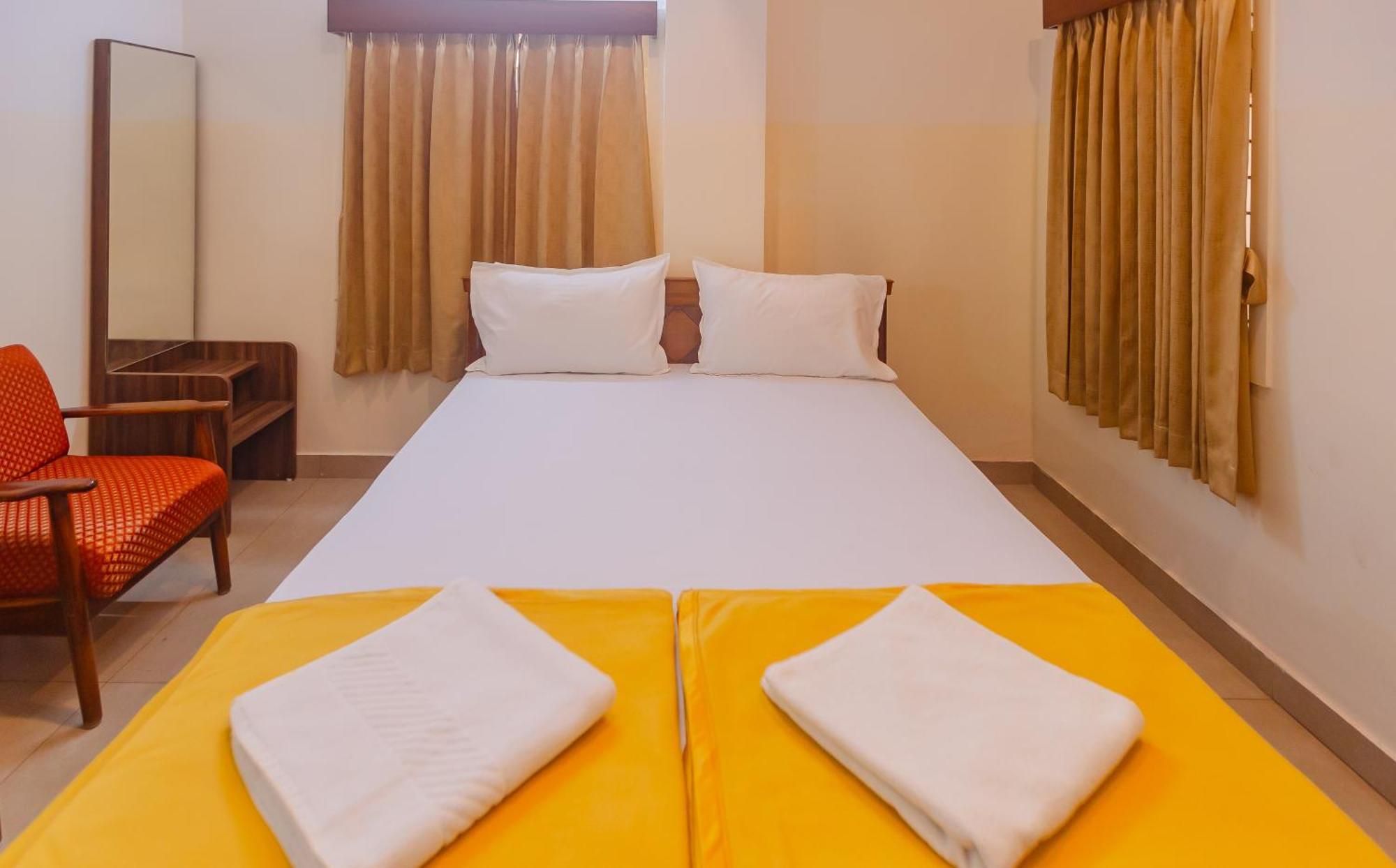 Sri Ramakrishna Hotel Bangalore Eksteriør bilde