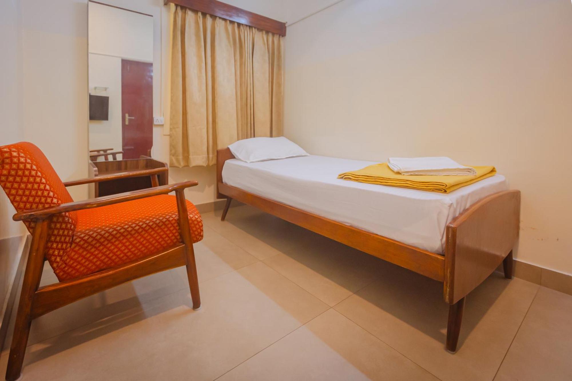 Sri Ramakrishna Hotel Bangalore Eksteriør bilde